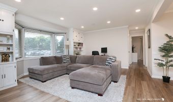 510 W MINER St 1D, Arlington Heights, IL 60005