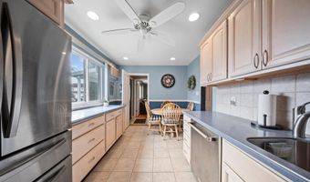 2 Lee Ave, Albertson, NY 11507