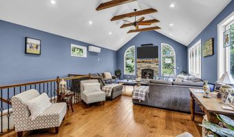 156 Magnolia Ln, Middletown, NJ 07748