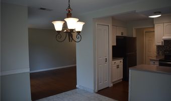 10 Southcreek Ct B, Amherst, NY 14051