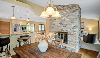 451 Reflection Rd, Apple Valley, MN 55124