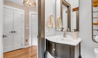 6 Trimbleford Ln, Middletown, NJ 07748