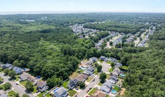 73 Timberline Rd, Bayville, NJ 08721