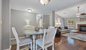 509 Sharon Oaks Ct, Benton, AR 72019