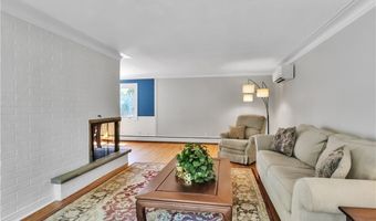 21 Tee Ct, Amherst, NY 14221