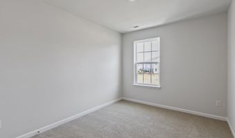 221 Maddox Dr, Aberdeen, NC 28315
