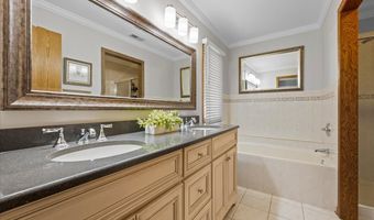 1928 N Ridge Ave, Arlington Heights, IL 60004