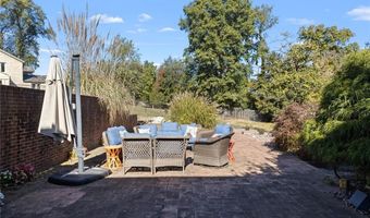 25 Logan Rd, Alton, IL 62002