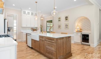 2800 Hilliard Dr, Charlotte, NC 28205