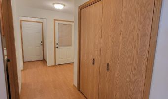 2710 Railroad Cir, Aberdeen, SD 57401