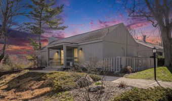 2174 Overlook Ct, Ann Arbor, MI 48103
