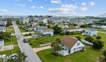 125 Pelican Dr, Atlantic Beach, NC 28512