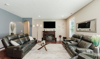 823 Colin Dr, Avon, IN 46123