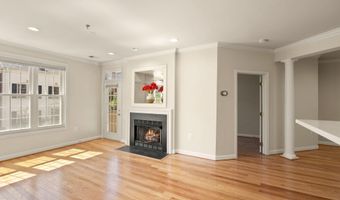 1321 N ADAMS Ct 201, Arlington, VA 22201