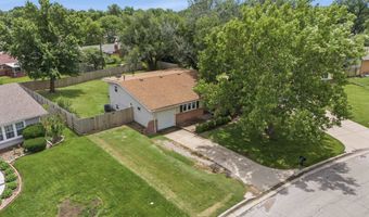 5919 Memphis St, Bel Aire, KS 67220