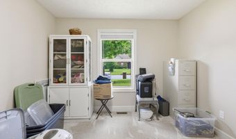 1027 Nickolas St, Aurora, MO 65605