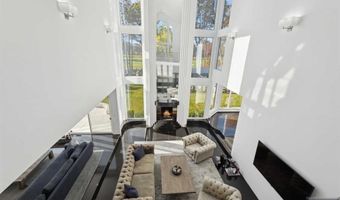 23 Rio Vista Dr, Alpine, NJ 07620