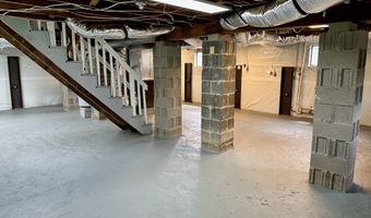 501 N State St, Athens, WV 24712