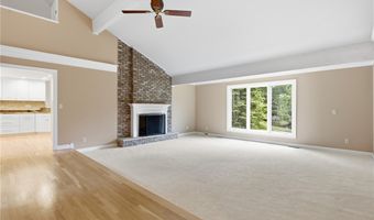 483 Concord Downs Ln, Aurora, OH 44202
