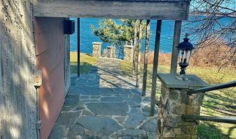 727 Boston Neck Rd, Narragansett, RI 02882