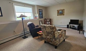 93 Streamside Ln, Bangor, ME 04401