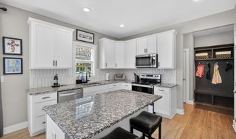 1404 Timberview Dr, Adel, IA 50003
