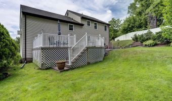 4 Lee Cir, Bloomfield, CT 06002