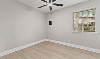 7120 Bienville Dr, Biloxi, MS 39532