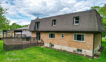 1402 Winaki Trl, Algonquin, IL 60102