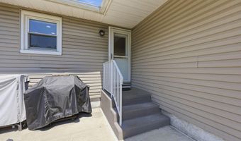 575 Garfield Ave, Belford, NJ 07718