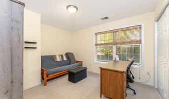 110 Oakwood Cir, Bristol, CT 06010
