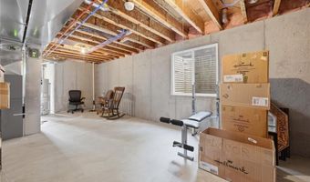 351 Champion Way Dr, Ballwin, MO 63011
