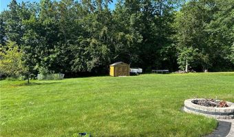 784 Robinhood Dr, Aurora, OH 44202