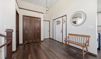 814 Curt Felt Dr, Alexandria, MN 56308