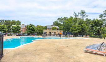 6613 10TH St A2, Alexandria, VA 22307