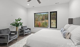 324 Avery Trail Dr 26, Arden, NC 28704