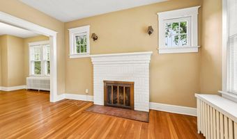 526 N IVY St, Arlington, VA 22201