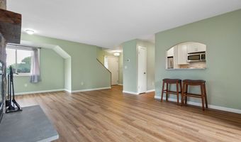 70 Montoya Dr 70, Branford, CT 06405