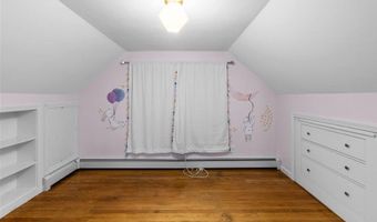 86 Bretton Woods Dr, Cranston, RI 02920