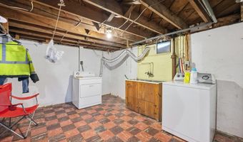 55 River Rd, Agawam, MA 01001