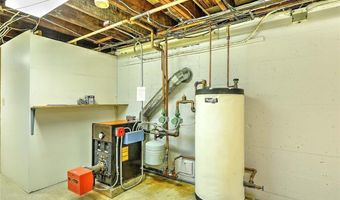 10 Roosevelt Ave, Lincoln, RI 02865