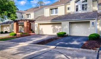 626 Highview Circle Dr, Ballwin, MO 63021