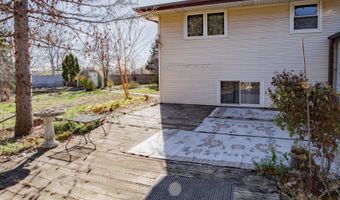 1849 W Spring Ridge Dr, Arlington Heights, IL 60004