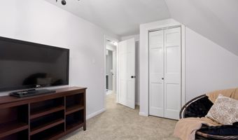 10 Barrington Dr, Bedford, NH 03110