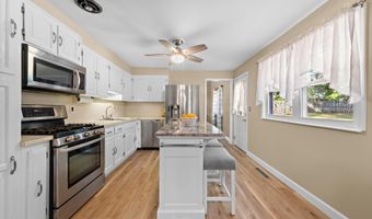 3 Renier Ct, Middletown, NJ 07748