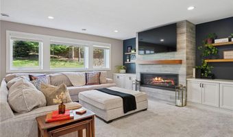 4212 Parkview Ln, Anoka, MN 55303