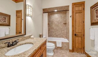 35 Valley Vista Ct, Banner Elk, NC 28604