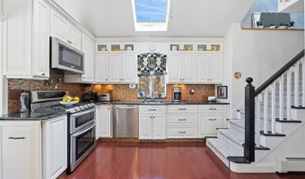 38 Bayside Pl, Amityville, NY 11701