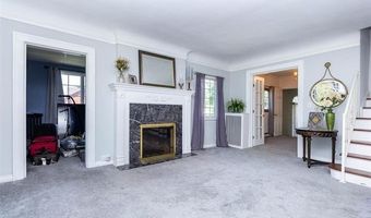 8911 Manor Ave, Allen Park, MI 48101