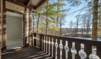 26 Essex Ct 26, Brookfield, CT 06804